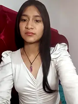 Snapshot of KarolaMendez chatting on 04.05.26 KarolaMendez online show from 04.05.26