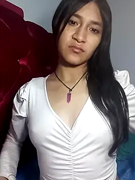 Snapshot of KarolaMendez chatting on 04.19.26 KarolaMendez online show from 04.19.26