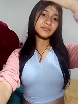 Snapshot of KarolaMendez chatting on 04.21.26 KarolaMendez online show from 04.21.26