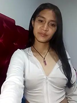 Snapshot of KarolaMendez chatting on 04.25.26 KarolaMendez online show from 04.25.26