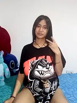 Snapshot of KarolaMendez chatting on 04.25.26 KarolaMendez online show from 04.25.26