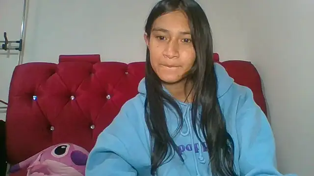 Snapshot of KarolaMendez chatting on 04.30.26 KarolaMendez online show from 04.30.26