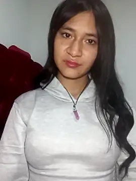 Snapshot of KarolaMendez chatting on 05.17.26 KarolaMendez online show from 05.17.26