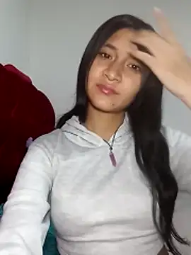 Snapshot of KarolaMendez chatting on 05.17.26 KarolaMendez online show from 05.17.26