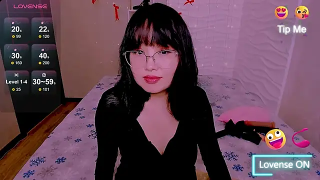 Akiko Yun online show from 03.28.26
