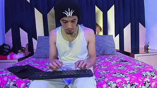Snapshot of KikyoAndDrey chatting on 04.30.26 KikyoAndDrey online show from 04.30.26
