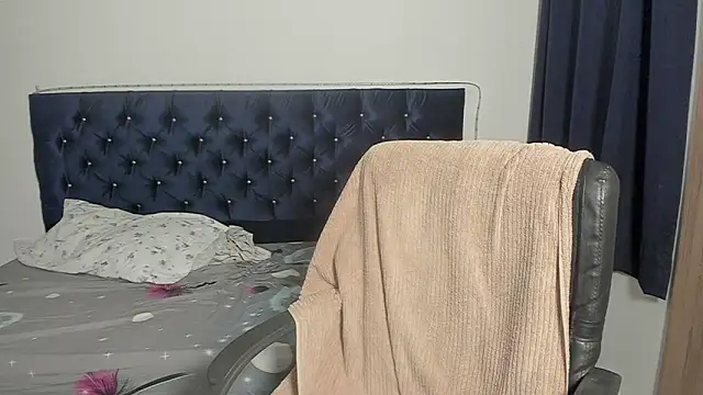 Josy 11 online show from 05.05.26