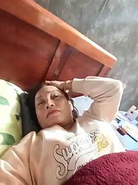 Snapshot of Lyly22x chatting on 03.21.26 Lyly22x online show from 03.21.26