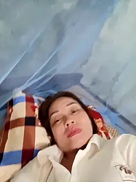 Snapshot of Lyly22x chatting on 03.25.26 Lyly22x online show from 03.25.26