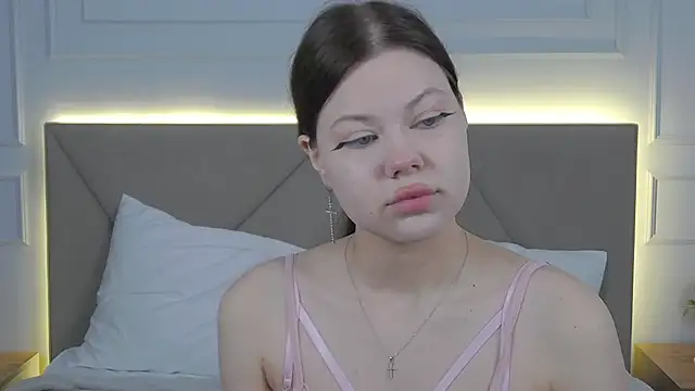 Sophie Rays online show from 04.19.26