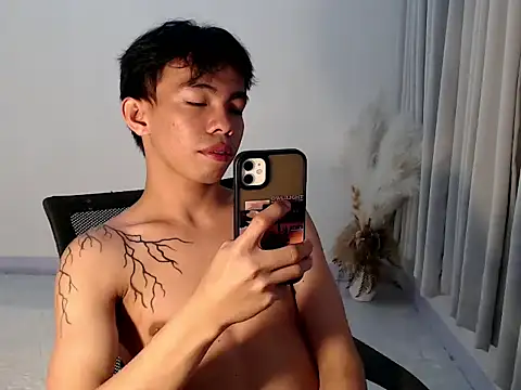 Snapshot of hottasianboy chatting on 08.03.26 hottasianboy online show from 08.03.26