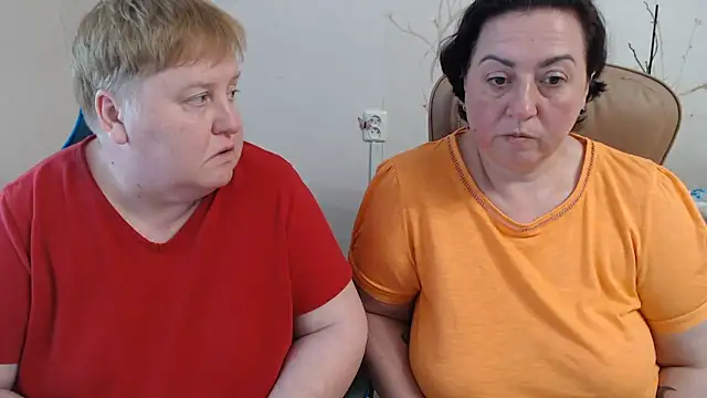 Snapshot of Lindy-Jeanie chatting on 06.14.26 Lindy-Jeanie online show from 06.14.26