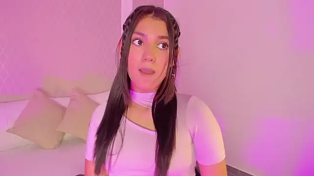 Snapshot of cristin_collins chatting on 04.14.26 cristin collins online show from 04.14.26