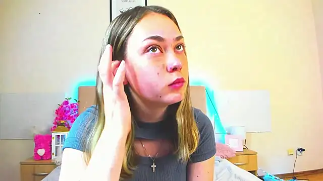 Snapshot of MelanieCuty chatting on 05.27.26 MelanieCuty online show from 05.27.26