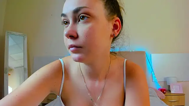MelanieCuty online show from 07.25.26