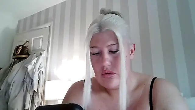 Lexi Laura online show from 04.23.26