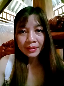 Yiyi102300 online show from 04.24.26