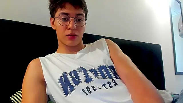 Snapshot of Darkblue_fantasy chatting on 05.27.26 Darkblue fantasy online show from 05.27.26
