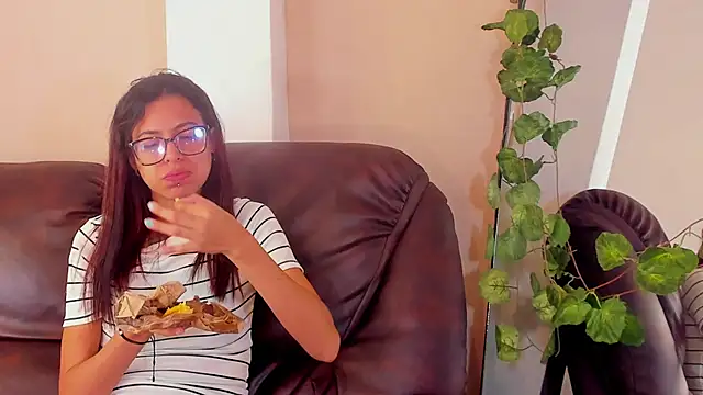 Snapshot of Emily_Lopera chatting on 06.22.26 Emily Lopera online show from 06.22.26