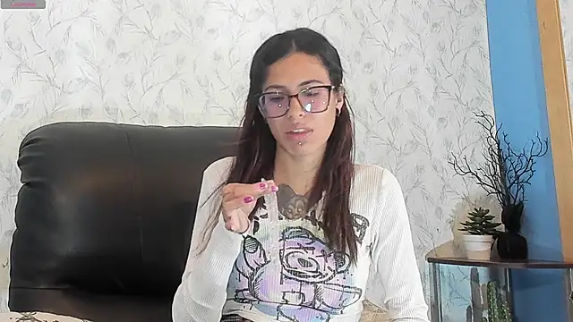 Snapshot of Emily_Lopera chatting on 07.23.26 Emily Lopera online show from 07.23.26