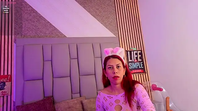  karlaruso online show from 04.27.26