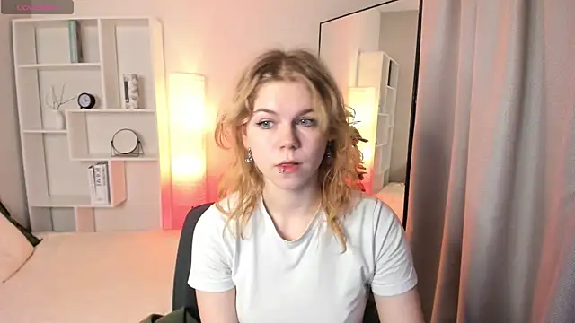 ElizabethVane online show from 06.06.26
