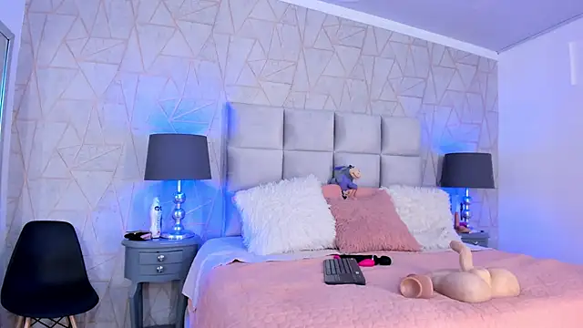 YaraBliss  online show from 03.17.26