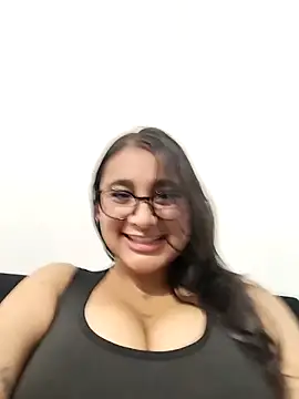 Mia skyy18 online show from 04.16.26