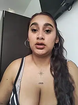Snapshot of Mia_skyy18 chatting on 07.21.26 Mia skyy18 online show from 07.21.26