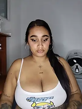 Snapshot of Mia_skyy18 chatting on 07.28.26 Mia skyy18 online show from 07.28.26