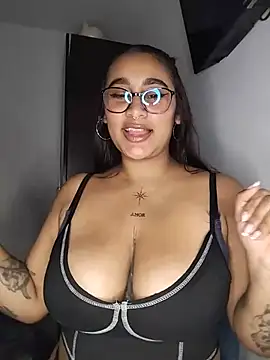 Snapshot of Mia_skyy18 chatting on 08.06.26 Mia skyy18 online show from 08.06.26