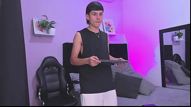 Andrew restrepoo online show from 07.22.26