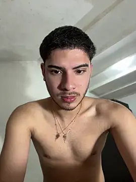 Snapshot of ApoloGray__ chatting on 05.11.26 ApoloGray online show from 05.11.26