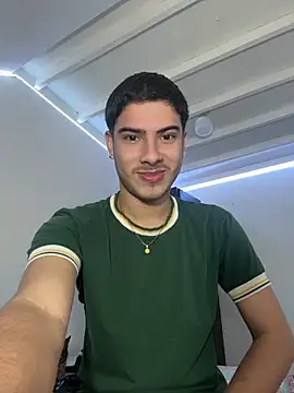 Snapshot of ApoloGray__ chatting on 05.21.26 ApoloGray online show from 05.21.26