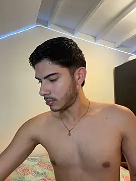 Snapshot of ApoloGray__ chatting on 05.28.26 ApoloGray online show from 05.28.26