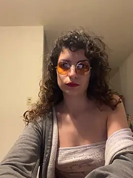 Snapshot of conejita000 chatting on 03.25.26 conejita000 online show from 03.25.26
