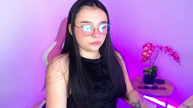 Snapshot of Nahia_Brm chatting on 06.22.26 Nahia Brm online show from 06.22.26