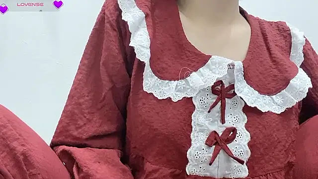 Snapshot of Ryo-Jisoo chatting on 03.16.26 Ryo-Jisoo online show from 03.16.26