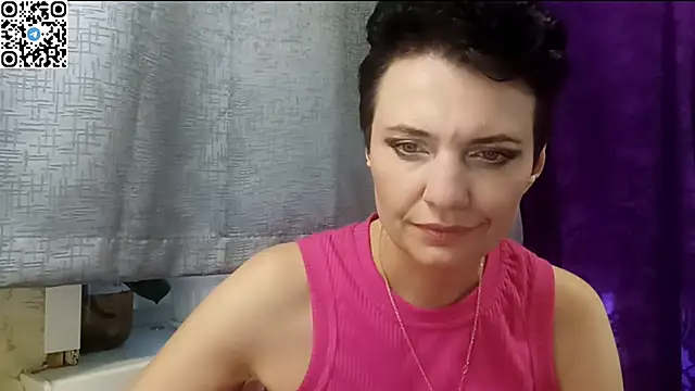 HotMamaQueen234 online show from 04.27.26