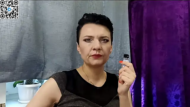 HotMamaQueen234 online show from 05.12.26