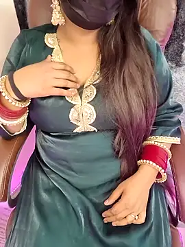 Snapshot of Miss_roohi chatting on 03.17.26 Miss roohi online show from 03.17.26