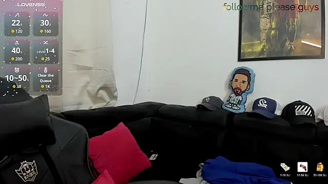 Snapshot of sweetlatinoboy chatting on 05.10.26 sweetlatinoboy online show from 05.10.26