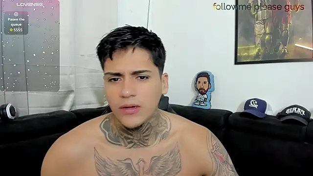 Snapshot of sweetlatinoboy chatting on 05.17.26 sweetlatinoboy online show from 05.17.26
