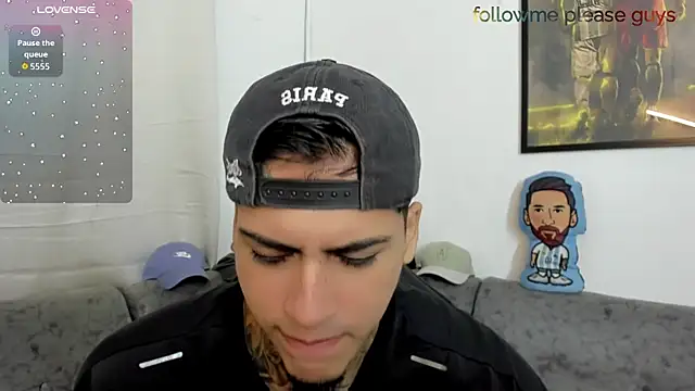 Snapshot of sweetlatinoboy chatting on 06.06.26 sweetlatinoboy online show from 06.06.26
