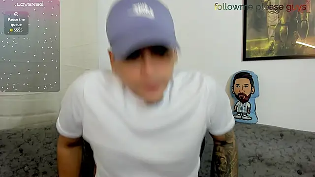 Snapshot of sweetlatinoboy chatting on 06.09.26 sweetlatinoboy online show from 06.09.26