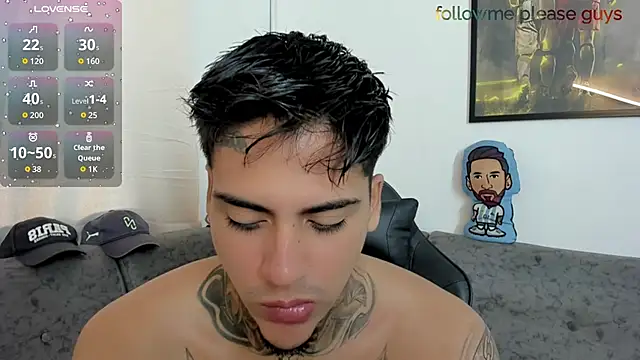 Snapshot of sweetlatinoboy chatting on 06.22.26 sweetlatinoboy online show from 06.22.26