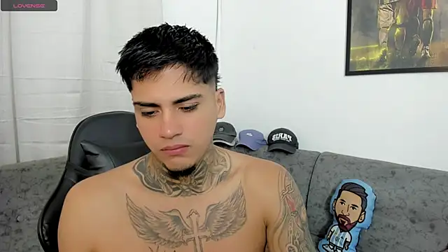 Snapshot of sweetlatinoboy chatting on 07.11.26 sweetlatinoboy online show from 07.11.26