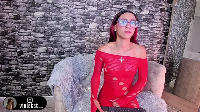 Snapshot of VioletWinters chatting on 05.21.26 VioletWinters online show from 05.21.26