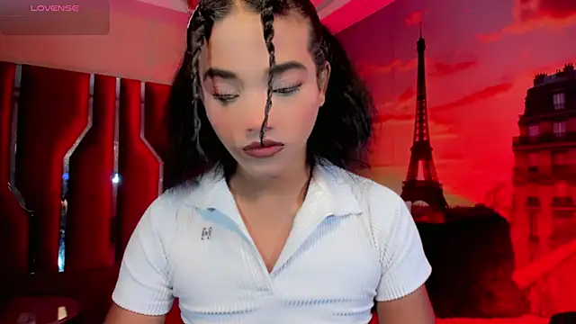 Snapshot of Paola_Delfino chatting on 05.29.26 Paola Delfino online show from 05.29.26