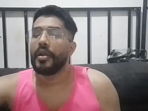 Snapshot of Yokitox chatting on 03.18.26 Yokitox online show from 03.18.26